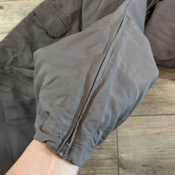 Cabelas Hiking Pants Grey Polyester Light Weight Cargos Classic Fit - Picture 7 of 8